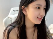 Gadis Cina yang cantik dan murni