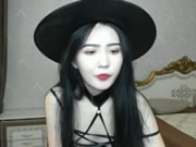 Gadis Korea menari dan masturbasi